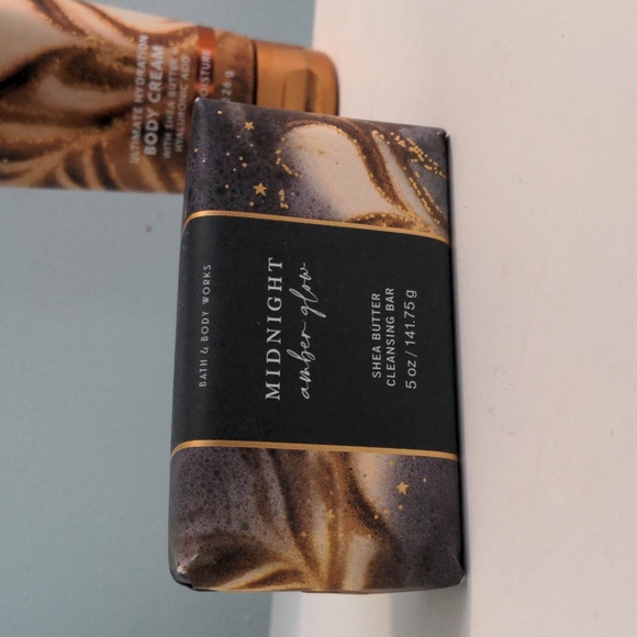 Bath & Body Works Midnight Amber Glow 8oz and Shea Butter Cleansing Bar 5oz - Picture 3 of 7